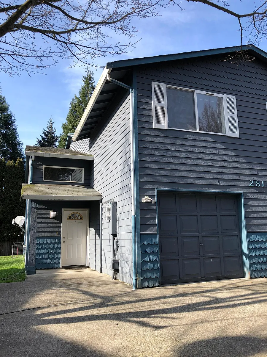Building Photo - 2813 J Ct SE #A