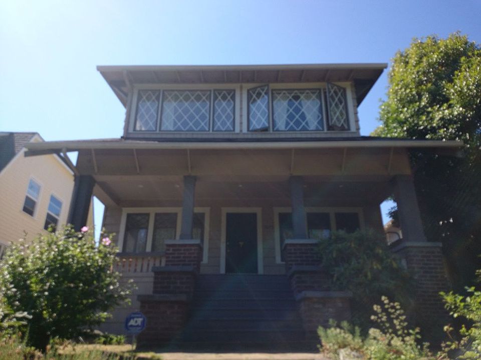 5215 18th Ave NE, Seattle, WA 98105 | Zillow