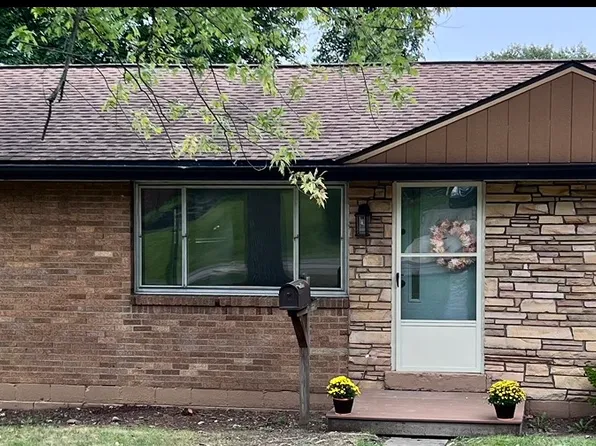 417 Beam Dr, Pittsburgh, PA 15236