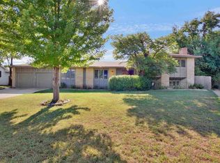 7013 E Stonegate Ln, Wichita, KS 67206
