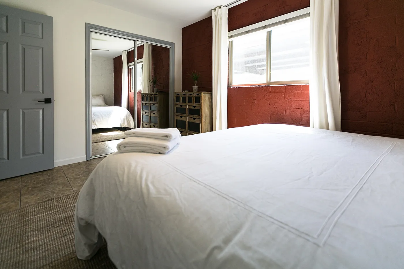 2 bed, 1000 sqft, $2,200 — Photo 3