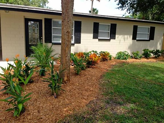 New paint & landscaping!