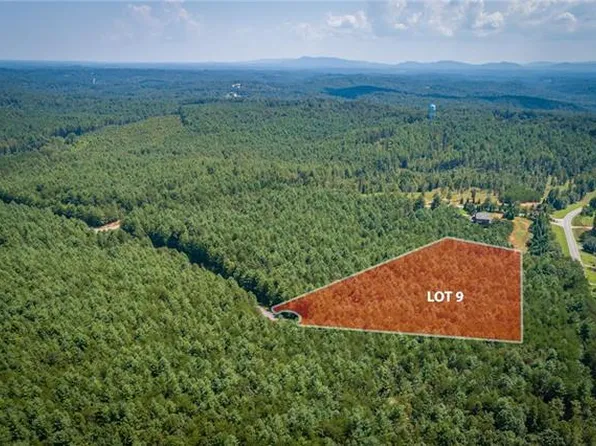 1083 Sale Dr, Morganton, NC 28655