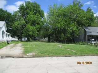 124 N 8th St, Fredonia, KS 66736