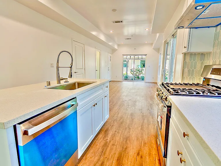 67 N Sierra Bonita Ave #1 — Photo 5