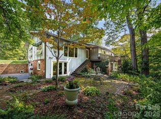 5 Hillcrest Rd E, Asheville, NC 28804