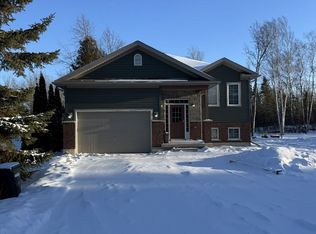 23 Robert St S, Wasaga Beach, ON L9Z2Y2
