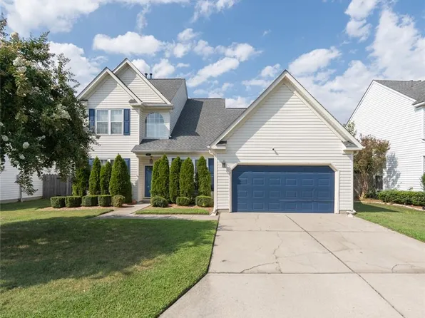 518 Whisper Walk, Chesapeake, VA 23322