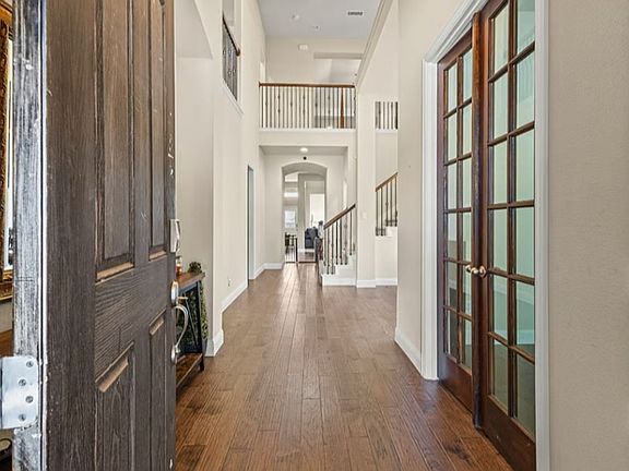 3rd image of 1036 Edgefield Ln