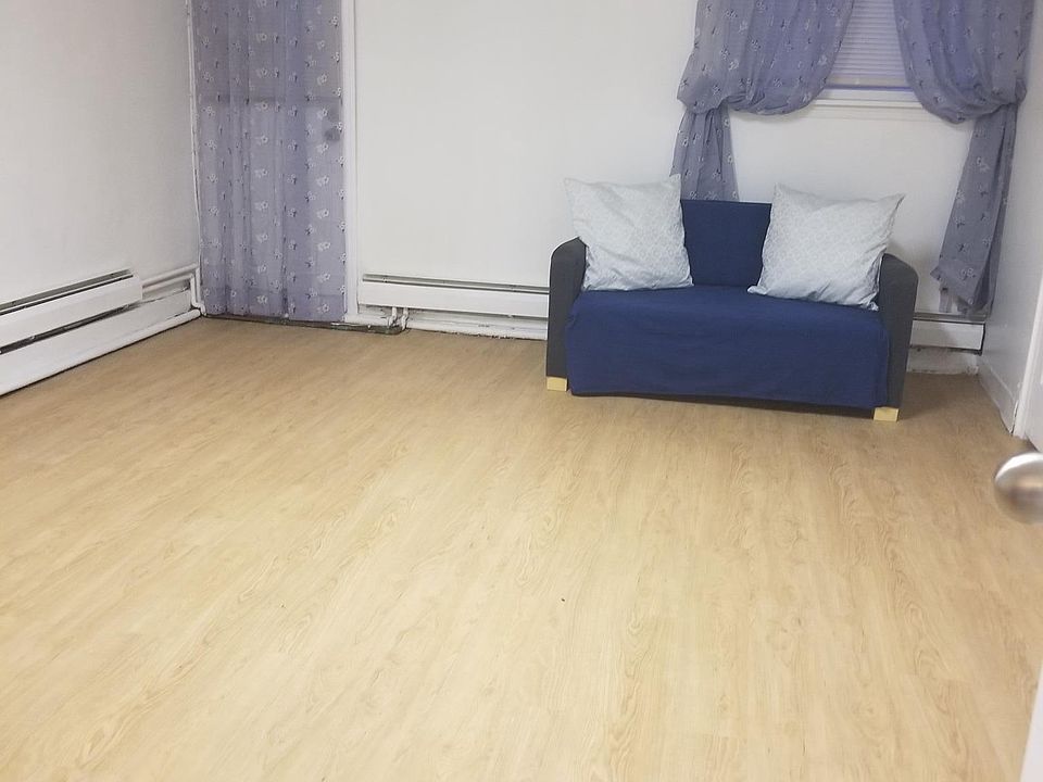 2nd image of 8038 164th St