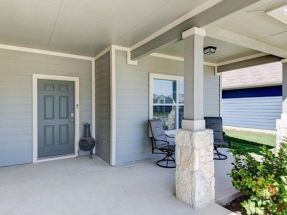 3rd image of 407 Cassandra Dr