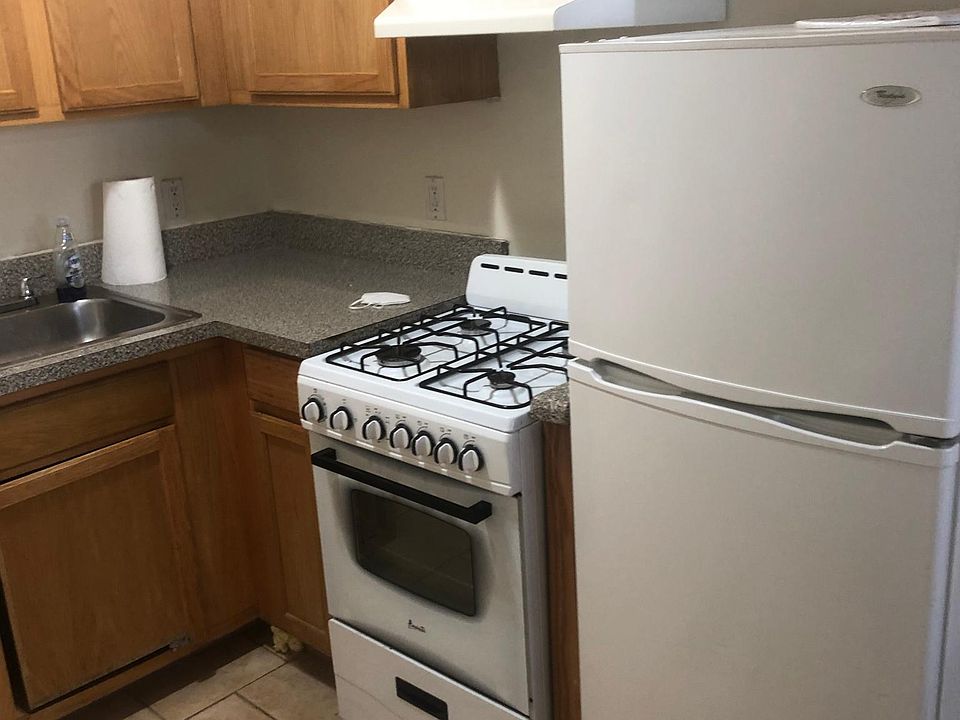 2nd image of 111 Dartmouth Loop