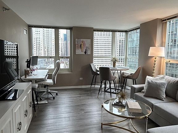 4th image of 345 N La Salle Dr APT 1408