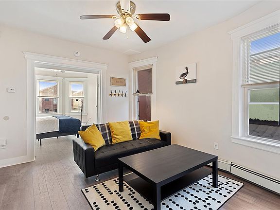 3rd image of 193 Arlington Ave #2