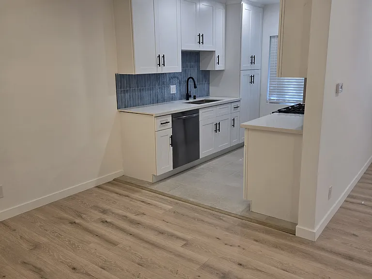 7521 Norton Ave #7 — Photo 1