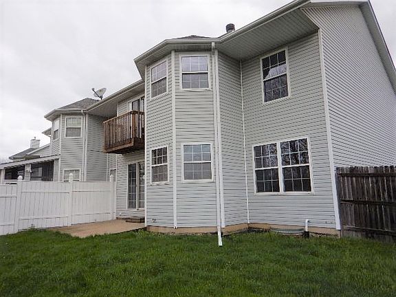 3rd image of 3301 Heritage Lake Dr