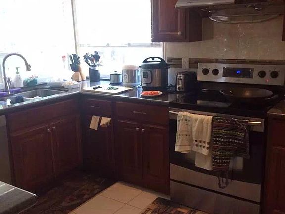 3rd image of 3029 Oldfield Way