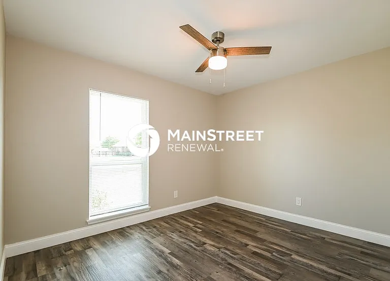 528 Olympus St — Photo 11