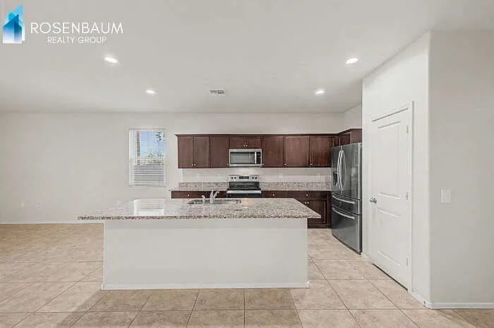 2431 S 46th St — Photo 13