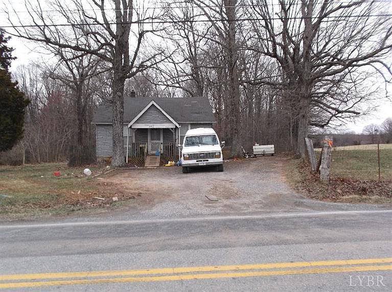 2nd image of 1166 Airport Rd
