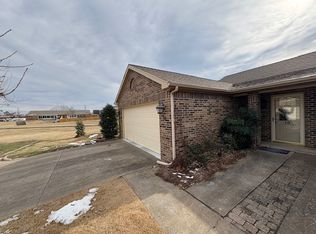 1020 W Cypress St APT 10, Rogers, AR 72756