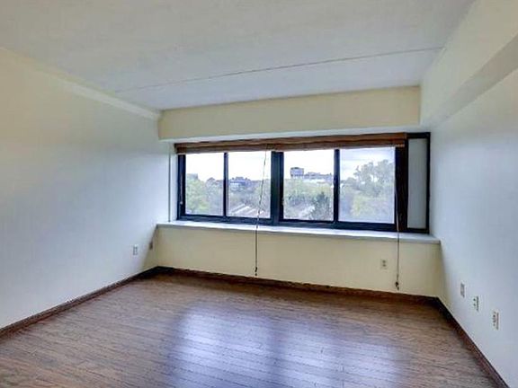 2nd image of 1920 S 1st St APT 208