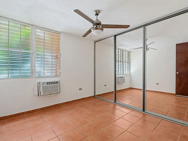 30 Avenida Juan Carlos De Borbon — Photo 13