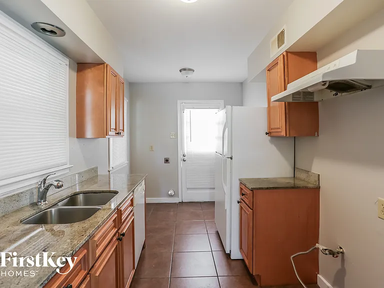 1596 Marcia Rd — Photo 7