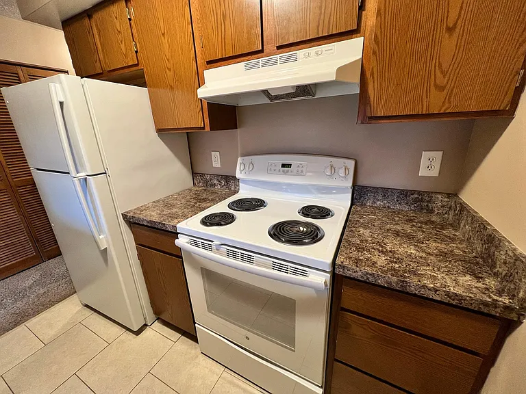 1-1813 Knox St #1 — Photo 8