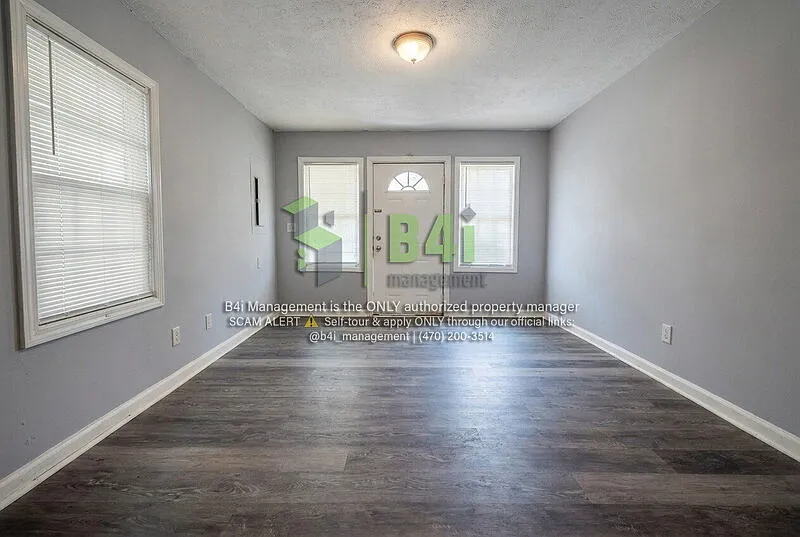 3 bed, 1.0 bath, 943 sqft, $1,325 — Photo 3