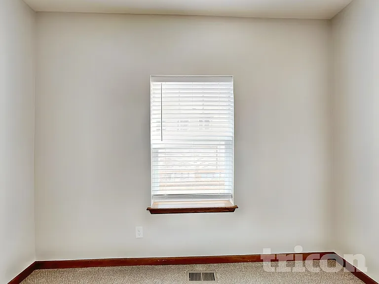6313 N Genoa Way — Photo 7