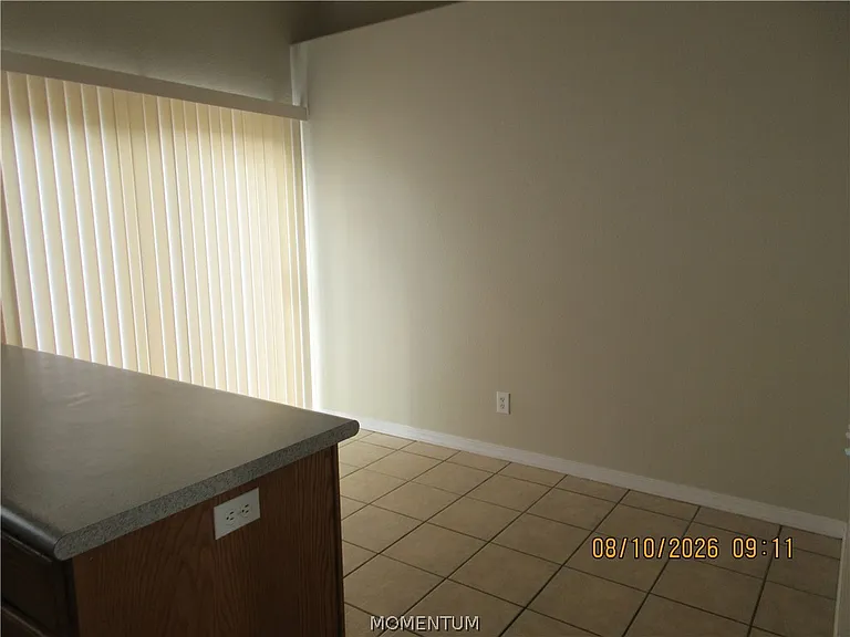 3615 N Willow Rd — Photo 4