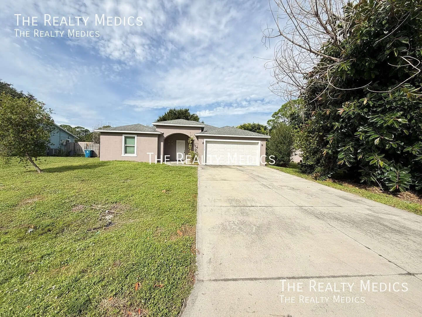 Incredible 4 Bedroom, 2 Bathroom Home In Palm Bay!! — Photo 2