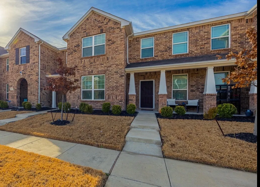 3 bed, 2.5 bath, 1468 sqft, $2,250 — Photo 1
