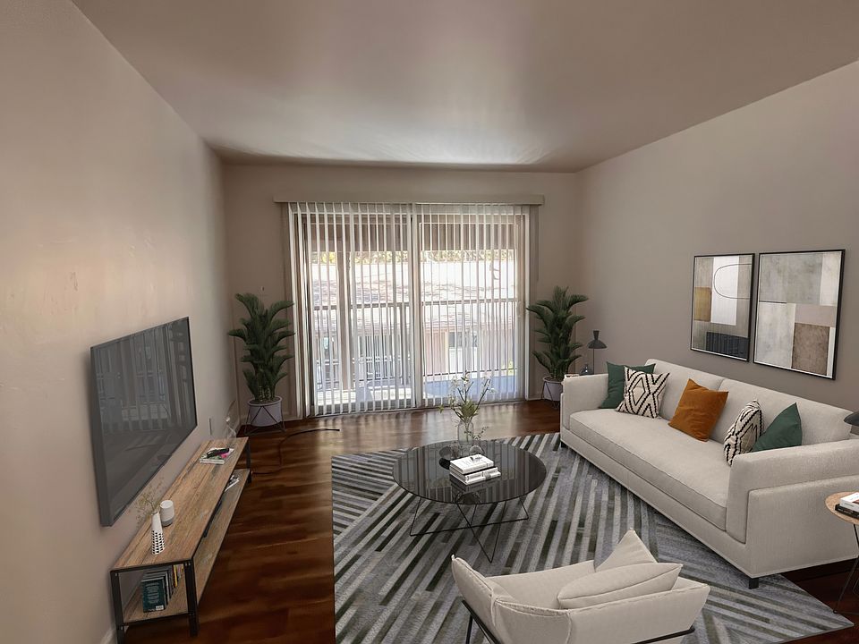 1st image of 1077 Moss Rd #3