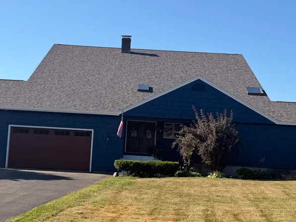 4 Muirfield Road, Falmouth, ME 04105