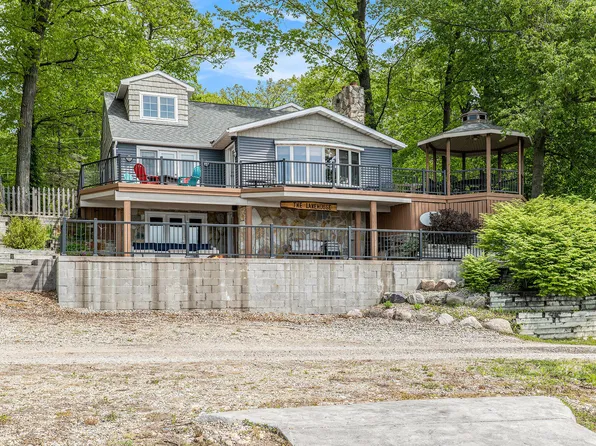 261 Midway Walk, Six Lakes, MI 48886