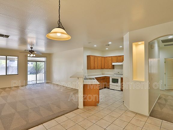 3rd image of 1136 E Nickleback St