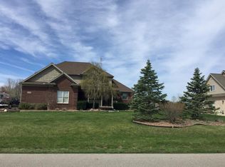 25498 Winding Creek Dr, New Boston, MI 48164