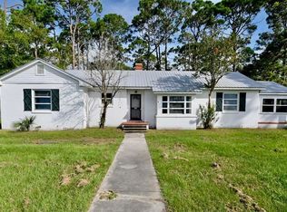 303 Hwy 98, Apalachicola, FL 32320
