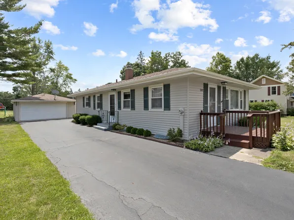 389 Washington Ave, Hampshire, IL 60140