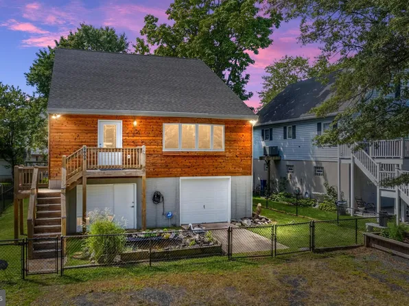 2802 2nd St, Sparrows Point, MD 21219