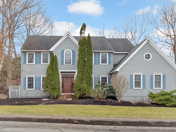 10 Holly Ln, Beverly, MA 01915