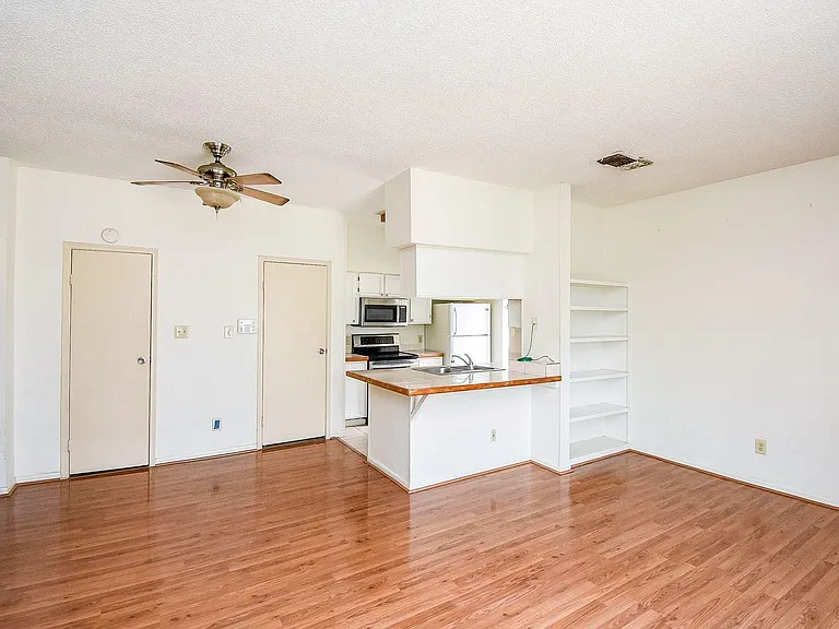 7575 Cambridge St #1004 — Photo 2