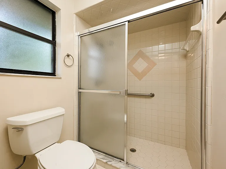 1523 Poplar Dr — Photo 23