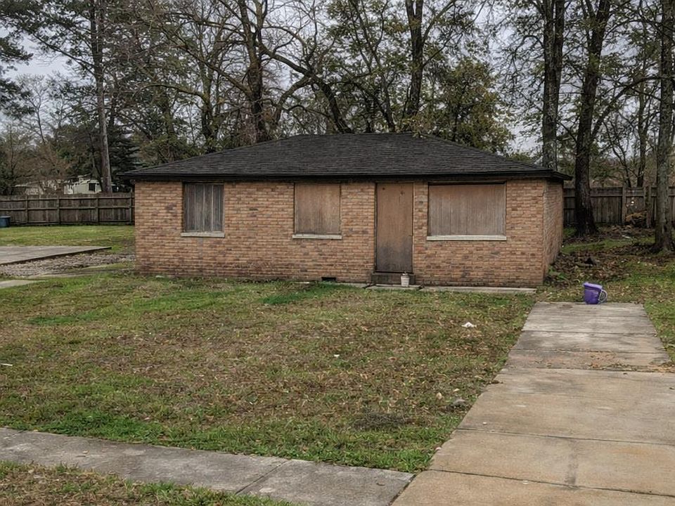 1st image of 2936 75th Ave