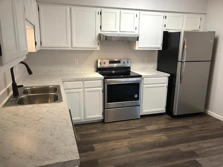 2000 Water Oak Dr #8B — Photo 3
