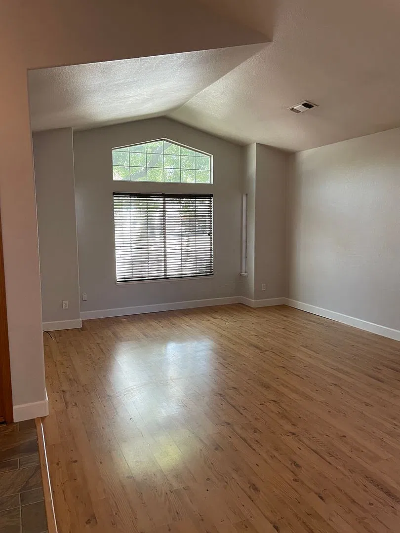 Nice Single Story, 3 Bed, 2 Bath, & 2 Car Garage In Rocklin! — Photo 4