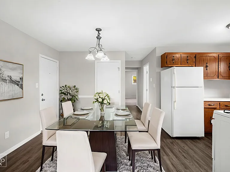 2405 Ashland Cir #9 — Photo 5