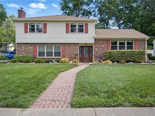 1 Hatteras Lndg, Hampton, VA 23669